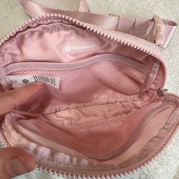 Lululemon Belt bag - Picture 5 of 7